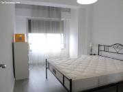 Se alquila piso por habitaciones en plena Calle Real,...