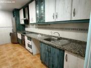 SE ALQUILA PISO SEMI AMUEBLADO CON PLAZA DE GARAJE CERCA...