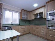 SE ALQUILA POR 1 AÑO MÍNIMO APARTAMENTO DE 3 DORMITORIOS...