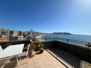 Se alquila vacacional impressionante atico en Benidorm