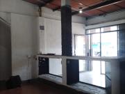 Se Alquila y Local a Pie de Calle, Av Cedeño