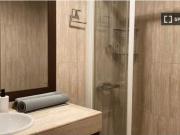 Se alquilan habitaciones en apartamento de 4 dormitorios...