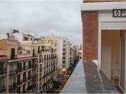 Se alquilan habitaciones en apartamento de 4 dormitorios...