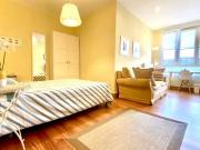 Se alquilan habitaciones en apartamento de 5 dormitorios...