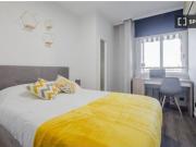 Se alquilan habitaciones en apartamento de 5 dormitorios...