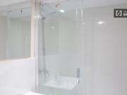 Se alquilan habitaciones en apartamento de 5...