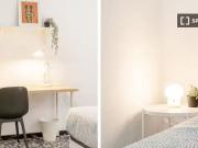 Se alquilan habitaciones en apartamento de 6 dormitorios...