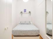 Se alquilan habitaciones en apartamento de 6 dormitorios...