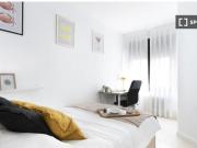 Se alquilan habitaciones en apartamento de 6 dormitorios...