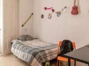 Se alquilan habitaciones en apartamento de 6 dormitorios...