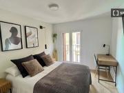 Se alquilan habitaciones en apartamento de 8...