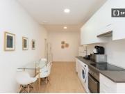 Se alquilan habitaciones en piso de 10 habitaciones en...