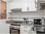 Se alquilan habitaciones en piso de 4 habitaciones en...