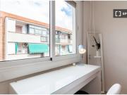 Se alquilan habitaciones en piso de 4 habitaciones en...