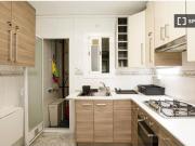 Se alquilan habitaciones en piso de 5 habitaciones en...