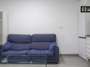 Se alquilan habitaciones en piso de 5 habitaciones en...