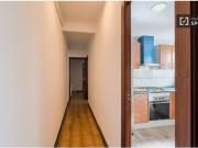 Se alquilan habitaciones en piso de 6 habitaciones en El...