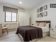 Se alquilan habitaciones en piso de 7 habitaciones en La...