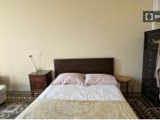 Se alquilan habitaciones en piso de 9 habitaciones en...