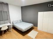 Se alquilan habitaciones en un apartamento de 4...