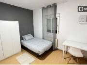 Se alquilan habitaciones en un apartamento de 4...