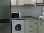 Se alquilan habitaciones en un apartamento de 5...