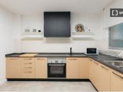 Se alquilan habitaciones en un apartamento de 6...