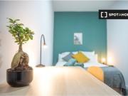 Se alquilan habitaciones en un apartamento de 8...