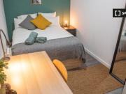 Se alquilan habitaciones en un apartamento de 8... Se alquilan habitaciones en un apartamento de 8...