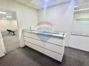 Se arrienda amplia oficina en centro Stgo