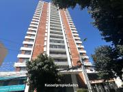 Se arrienda amplio y céntrico departamento totalmente...