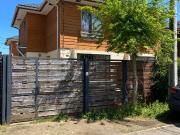 Se arrienda casa 2 dormitorios 1 baño y estacionamiento...