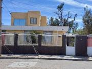 SE ARRIENDA CASA AMPLIA AMOBLADA COMPLETA