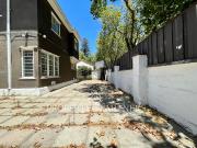 Se arrienda casa comercial de amplios espacios