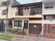 ✨ SE ARRIENDA CASA DÚPLEX DE USO COMERCIAL AV. BELALCZAR ✨ ✨ SE ARRIENDA CASA DÚPLEX DE USO COMERCIAL AV. BELALCZAR ✨