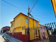SE ARRIENDA CASA EN CAMILO HENRIQUEZ, FRENTE A L ESTADIO...