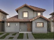 SE ARRIENDA CASA NUEVA EN CONDOMINIO MAS CERCANO AL ALEMAN