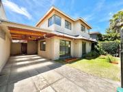 Se arrienda cómoda casa de dos pisos en sector oriente...