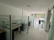 SE ARRIENDA EXCELENTE OFICINA AMOBLADA