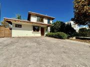 SE ARRIENDA HERMOSA CASA EN SANTA ELENA