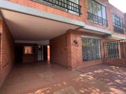 SE ARRIENDA HERMOSA CASA INDEPENDIENTE BARRIO EL INGENIO...