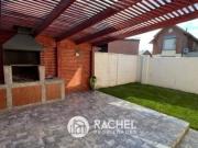 SE ARRIENDA IMPECABLE CASA EN CONDOMINIO SECTOR PONIENTE...