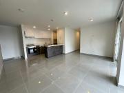 SE ARRIENDA MODERNO APARTAMENTO EN LA AVENIDA CENTENARIO