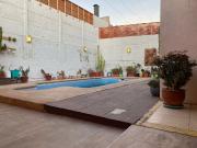 SE ARRIENDA O VENDE AMPLIA CASA CON PISCINA Y JACUZZI EN...