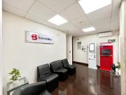 Se arrienda oficina céntrica de 2 ambientes, recepción,...