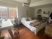 SE ARRIENDA PIEZA EN LA FLORIDA A MUJER SOLA