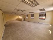 Se arrienda Planta Libre de 130 M2 con 1 Privado, 2...