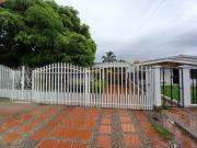 SE ARRIENDA VENDE CASA EN COSTA DE ORO