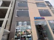 SE ARRIENDAN LOCALES COMERCIALES SOBRE LA AVENIDA... SE ARRIENDAN LOCALES COMERCIALES SOBRE LA AVENIDA...