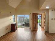 Se ofrece en alquiler casa ubicada a pocos minutos del...